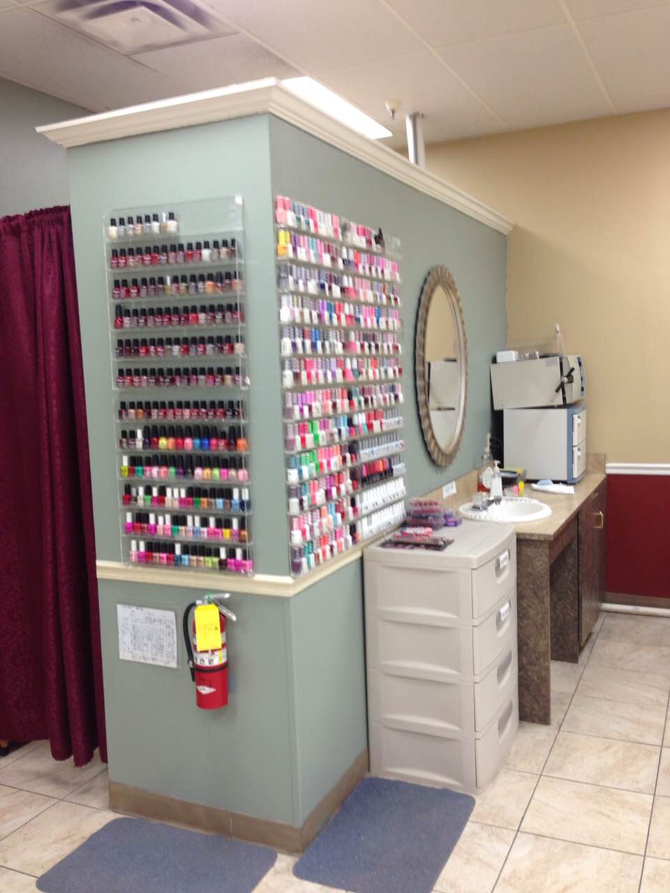 Cần Bán Tiệm Nails Giá $ 45K In Thomasville, GA