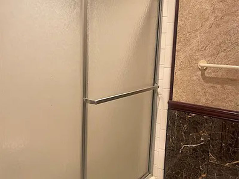 Nhà đẹp cần bán góc phố với sân sau rộng lớn tại Houston, TX