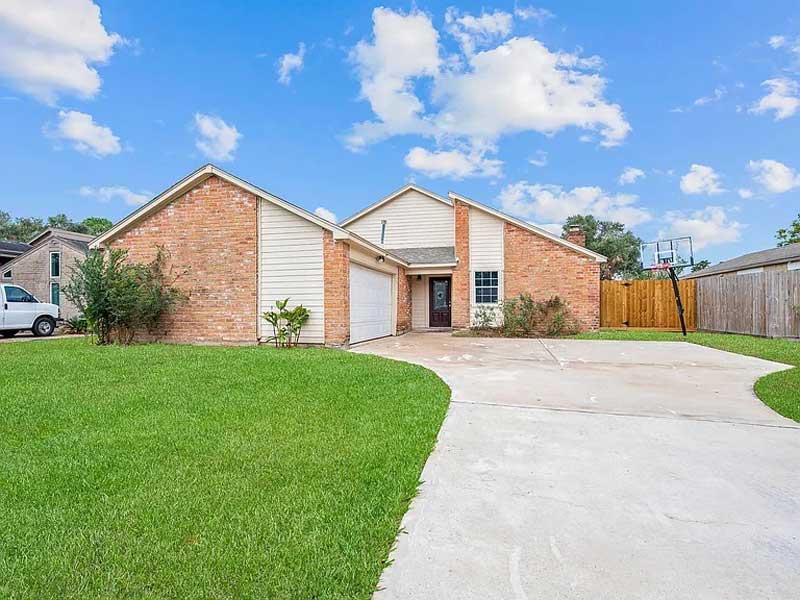 Siêu Phẩm Nhà Đẹp Tại Houston – 4 Phòng Ngủ, Giá Chỉ $265K – Sẵn Sàng Dọn Vào Ở Ngay