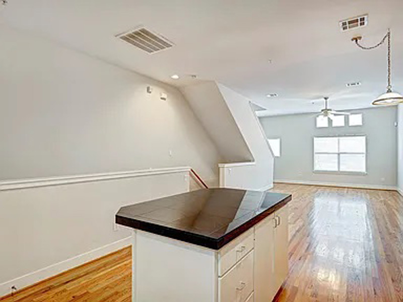 Townhouse 3 Tầng Gần Medical Center – Giá Chỉ $195K, Cơ Hội Đầu Tư Sinh Lời Cao!