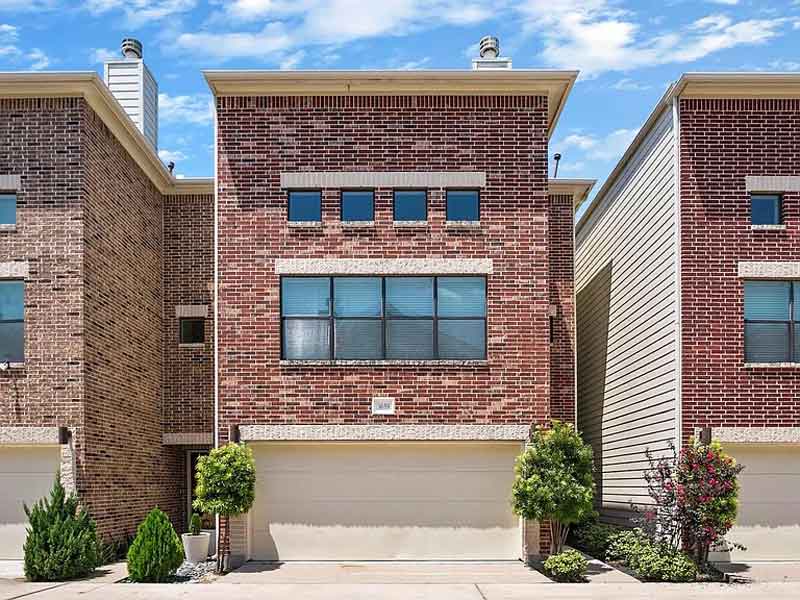 Nhà Phố 3 Tầng Siêu Đẹp – Gần Medical Center, Galleria & Downtown, Giá Hấp Dẫn $315K!