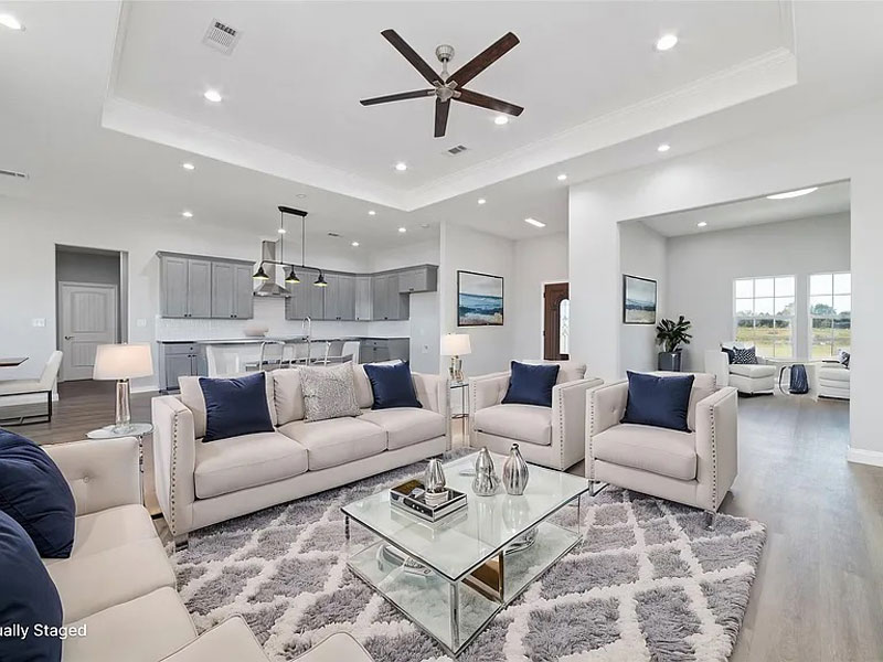 Căn Nhà Mơ Ước Chờ Đón Bạn Tại Sealy, Texas!