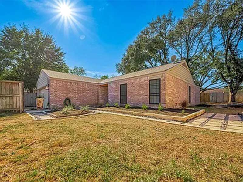 Bán Nhà 2 Phòng Ngủ, 2 Phòng Tắm tại Houston – Thiết Kế Hiện Đại, Tiện Nghi Đầy Đủ