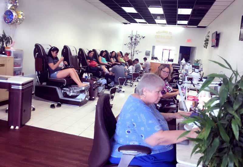 Cần Thợ Nails  Income $4000-$6000/ Tháng Khu Mỹ Trắng In Effingham Illinois