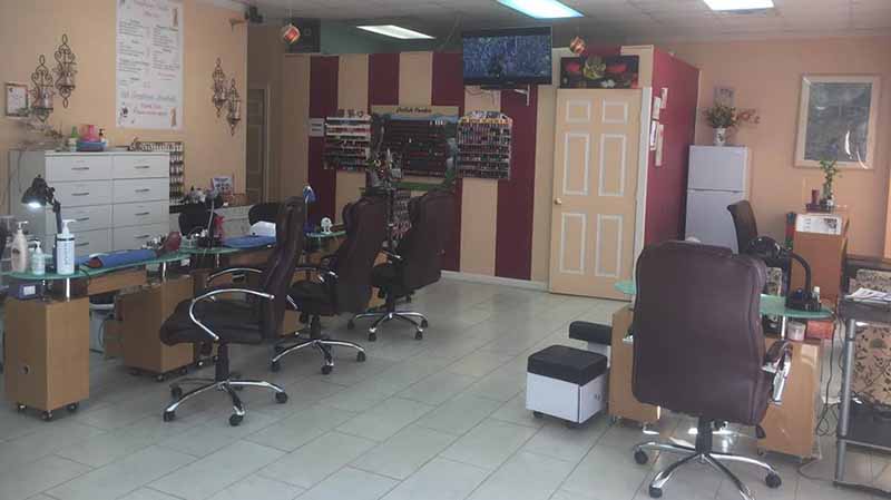 Cần Bán Tiệm Nail Income Ổn Định Nhanh Lấy lại Vốn Gần Conroe Texas