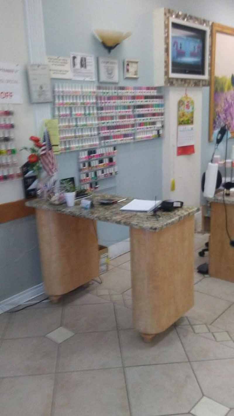 Cần Bán Tiệm Nail Trong Khu HEB  Income Ổn Định In Kerrville Texas