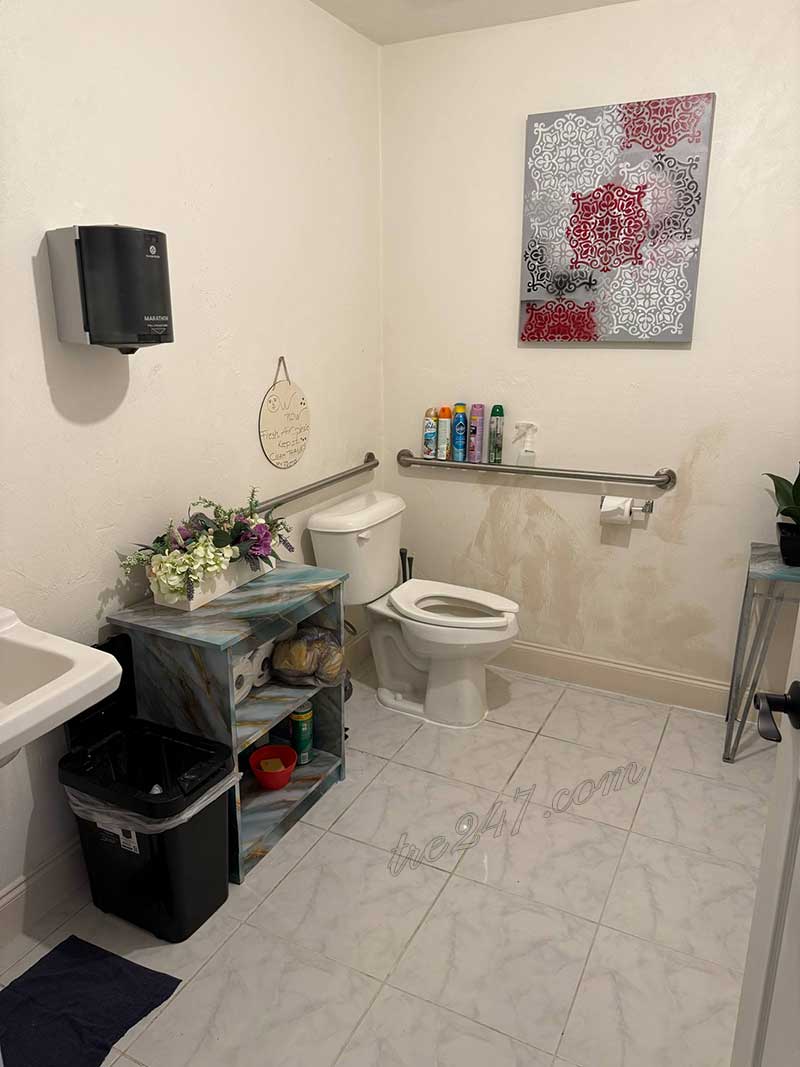 Cần Sang Gấp Tiệm Nail In Daytona Beach Florida