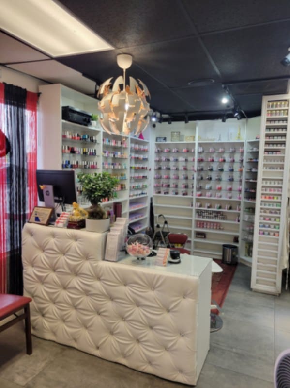Cần Sang Tiệm Nail Ở Riverview, FL