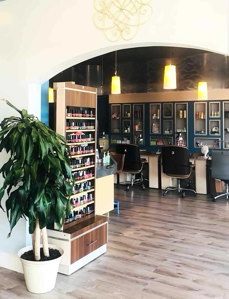 Sang Tiệm Nail Lâu Năm Ở Maple Valley WA