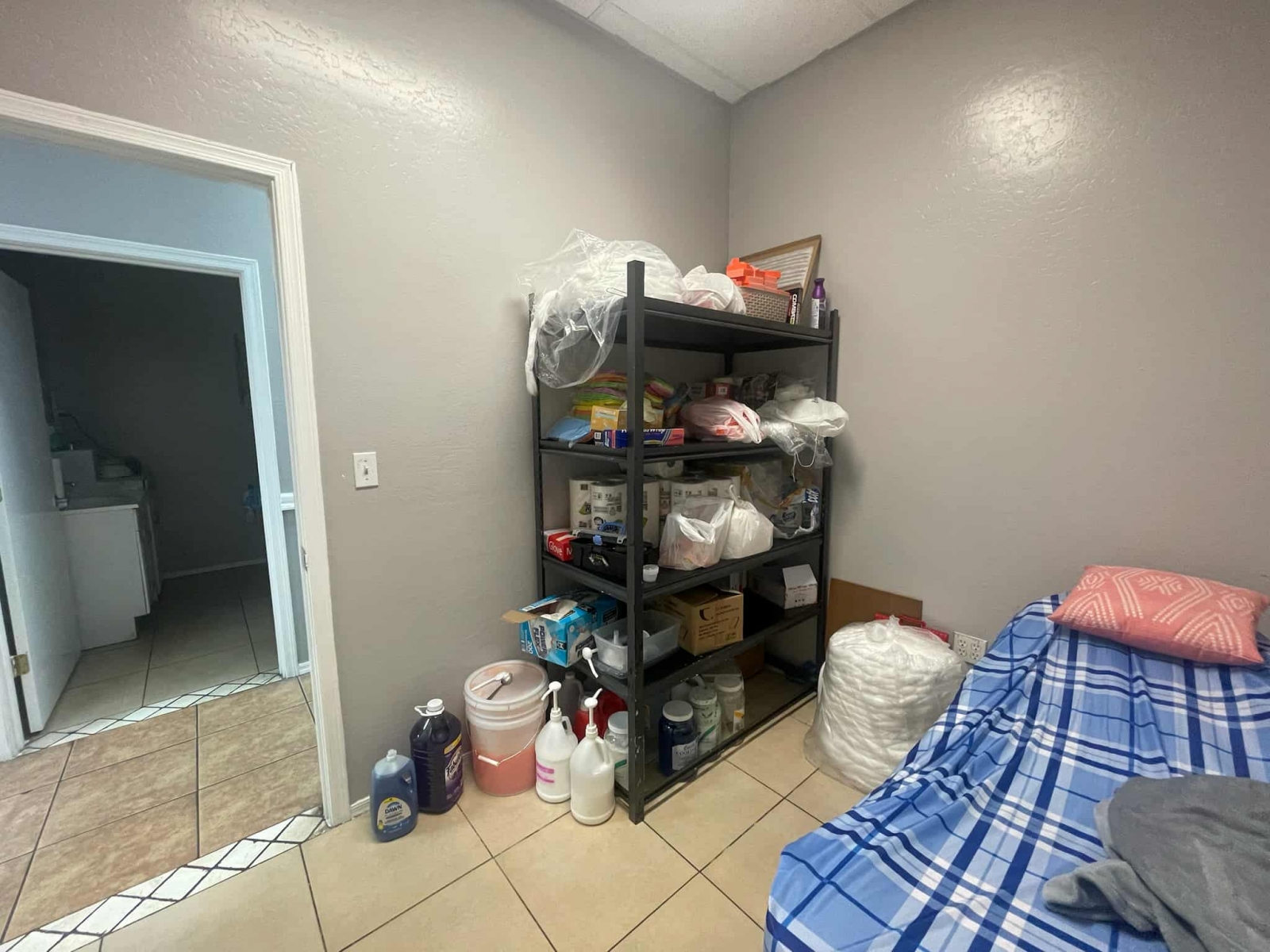 Cần Bán Tiệm Nail Ở Goodyear, Arizona.