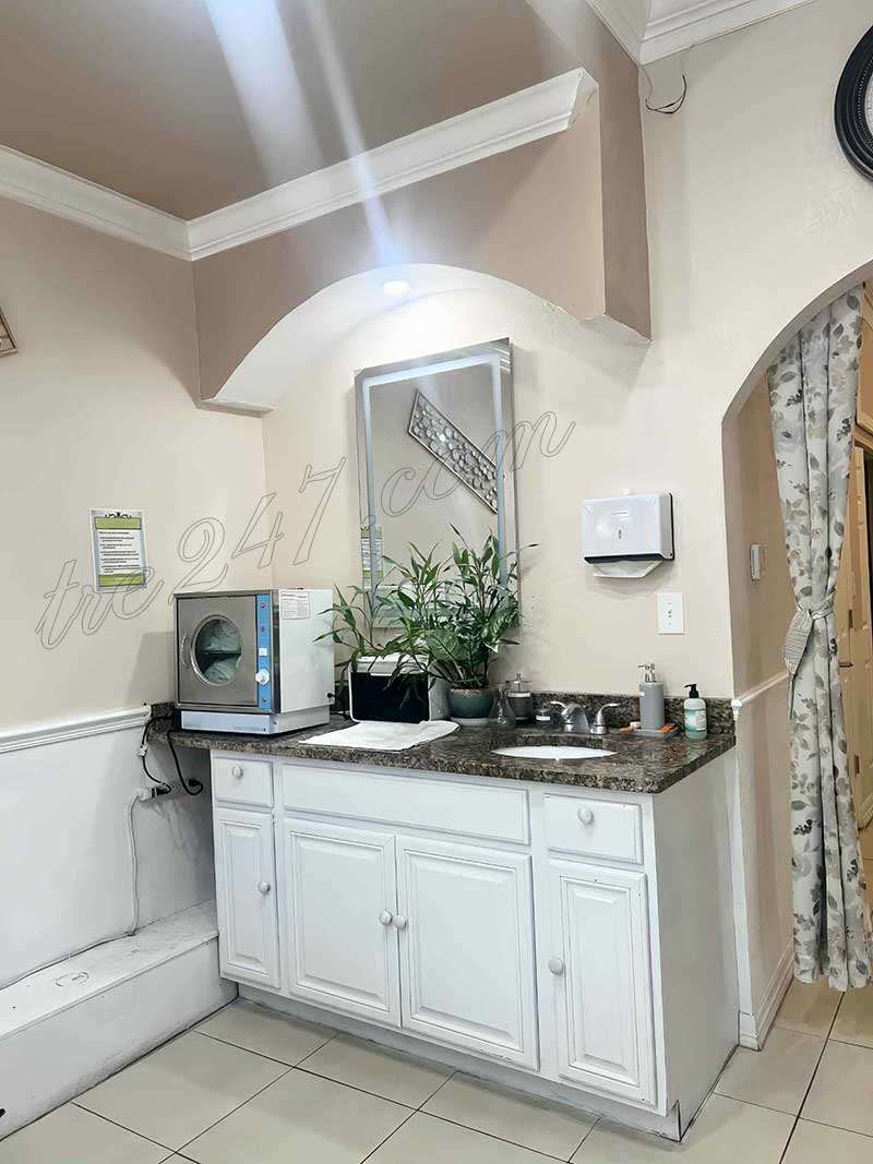 Sang Tiệm Gấp Gía Tốt Ở Clearwater FL 33767