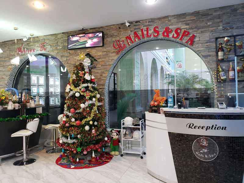 CẦN BÁN TIỆM NAIL SANG TRỌNG KHU DU LỊCH CLEARWATER BEACH FL
