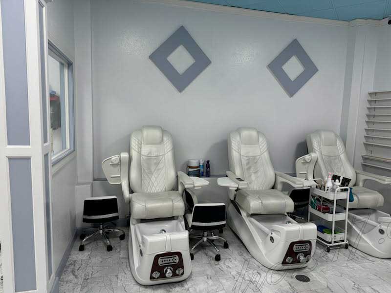 Cần Sang Lại Tiệm Nail Tại Kirkwood Mall, ND