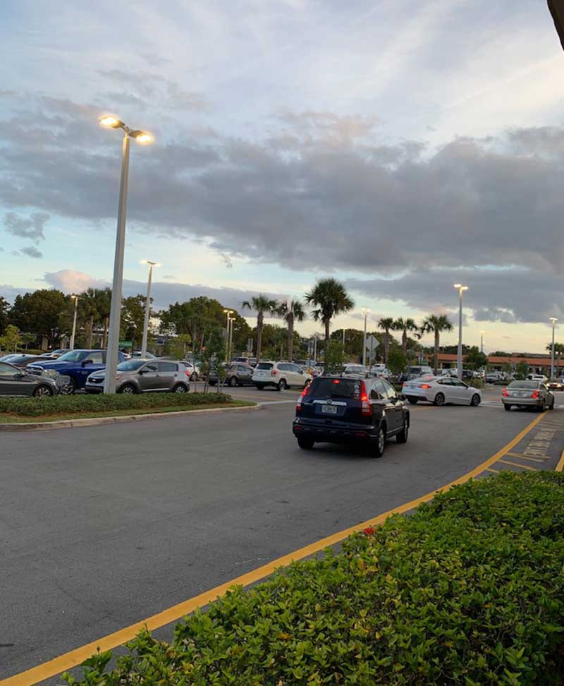 Cần Sang Tiệm Nail In Pembroke Pines FL