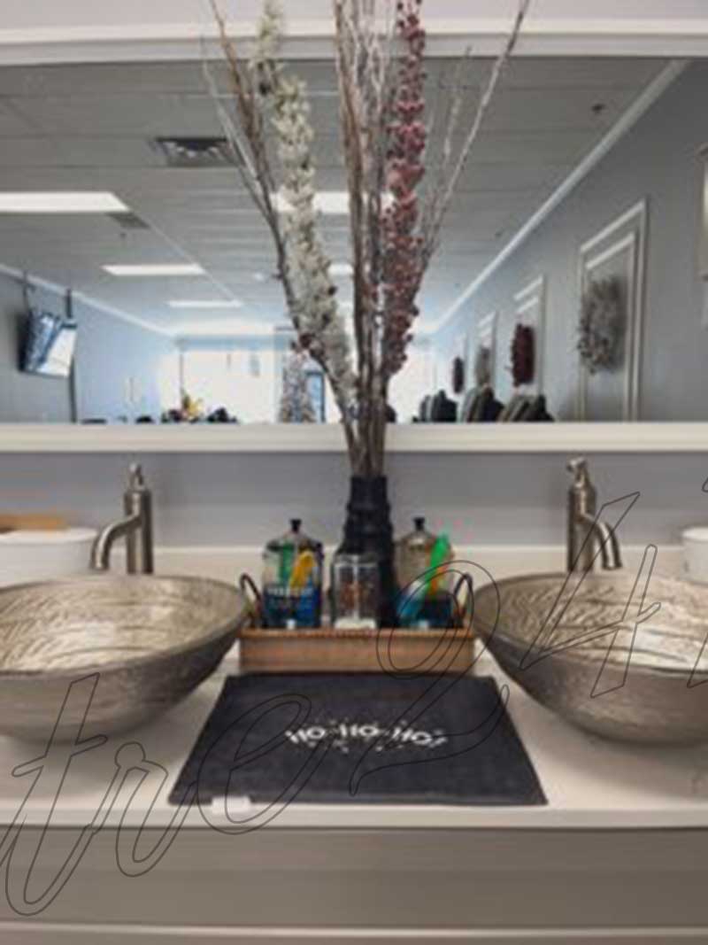 Cần Sang Tiệm Nail Ở Columbia, SC.