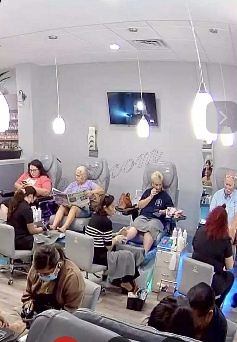 Sang Tiệm Nail Hoạt Động Lâu Năm Ở Ruskin FL 33573