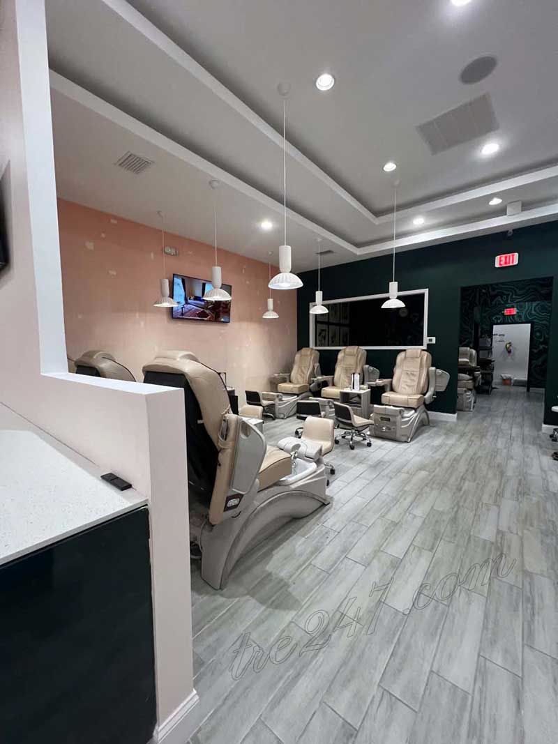 Cần Bán Tiệm Nails Tại Saint Johns, FL
