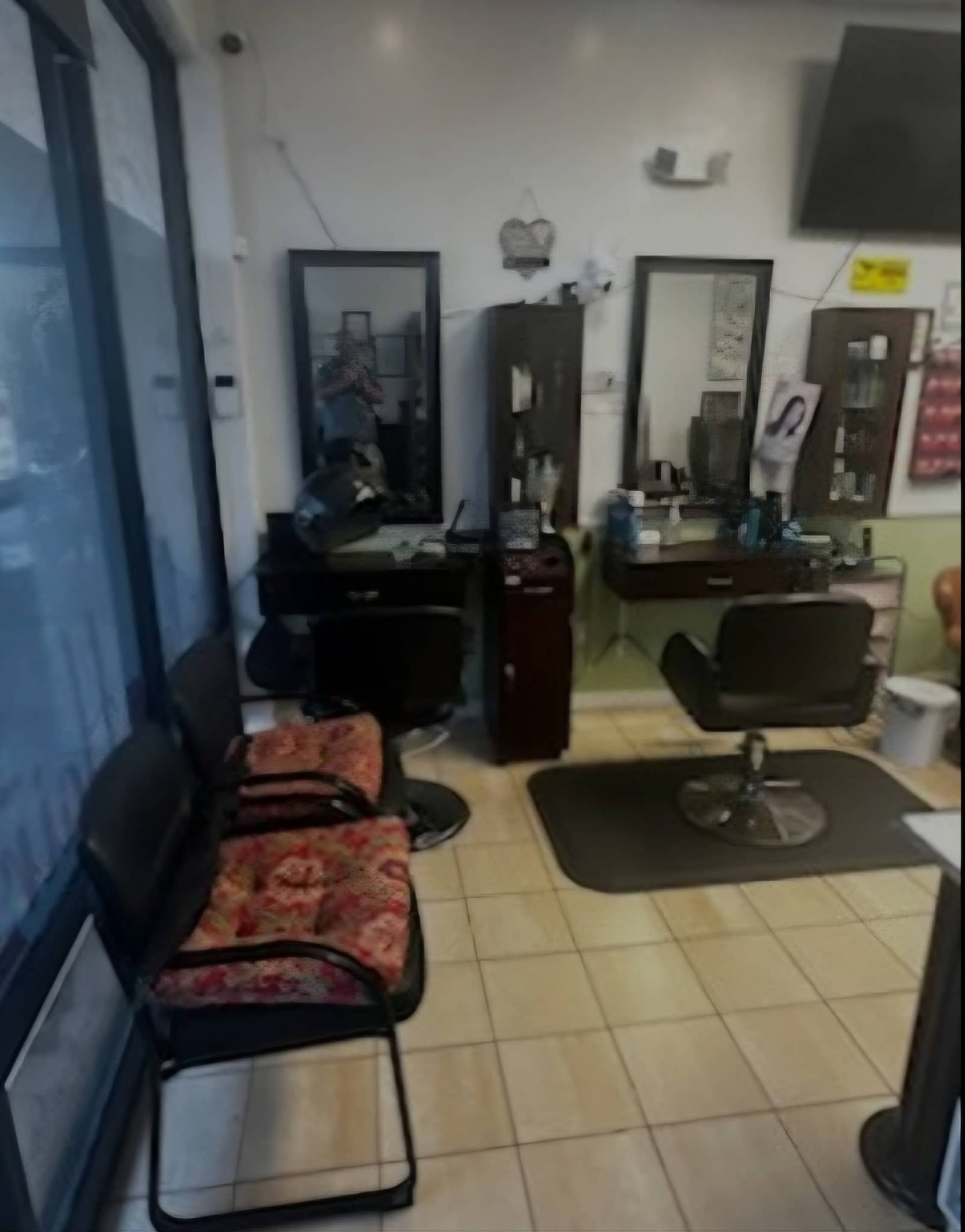 Cần Sang Lại Tiệm Nail Good Location Ở Kissimmee, FL