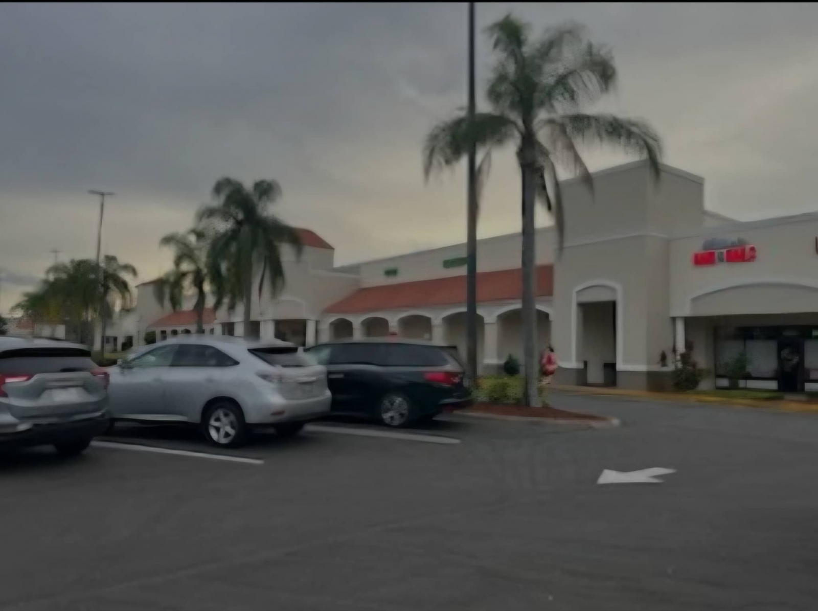 Cần Sang Lại Tiệm Nail Good Location Ở Kissimmee, FL