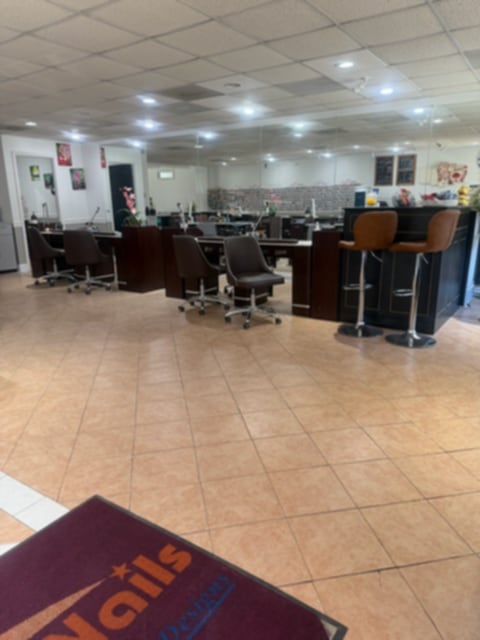 Cần Sang Tiệm Nail Vùng Wilmington, DE