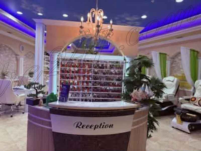 Sang Tiệm Nail Vị Trí Đẹp Khu Shopping Bonita Springs Fl