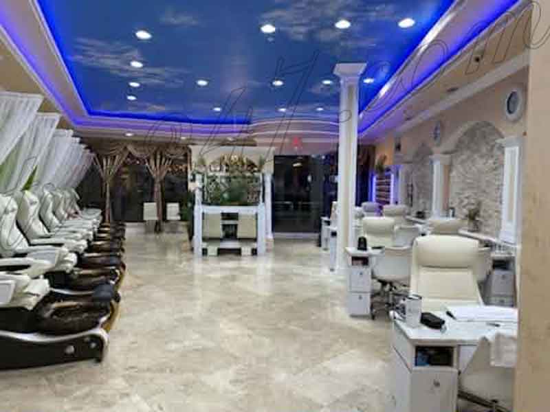 Sang Tiệm Nail Vị Trí Đẹp Khu Shopping Bonita Springs Fl