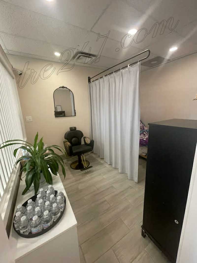 Bán Tiệm Và Cần Thợ Nail Vô Làm Ngay In Griffin GA 30223