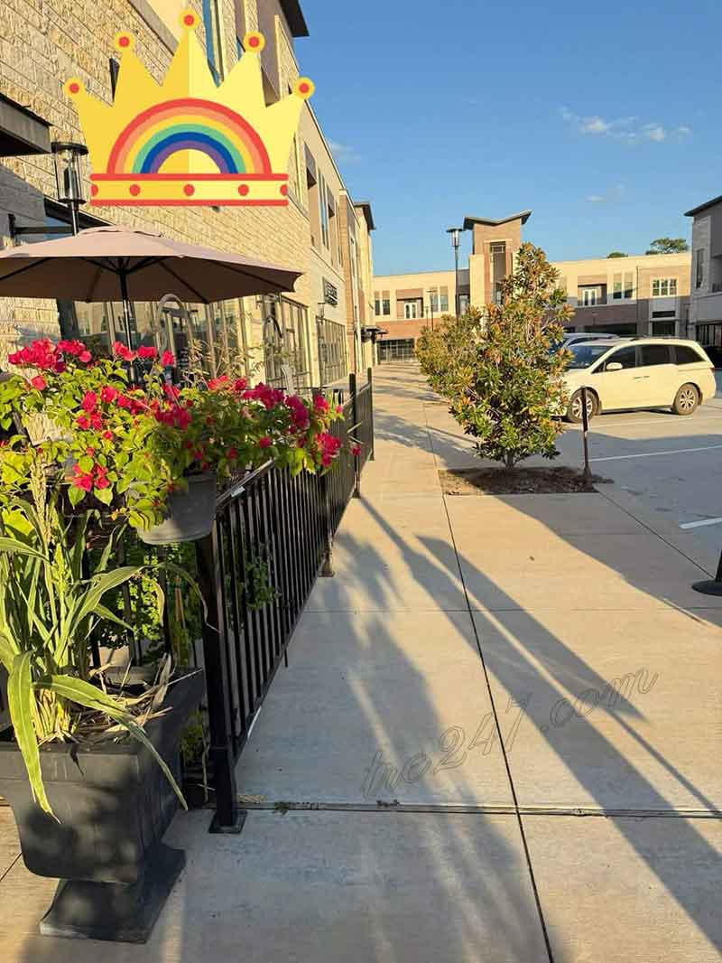 SANG NHÀ HÀNG - MONTGOMERY, TEXAS.