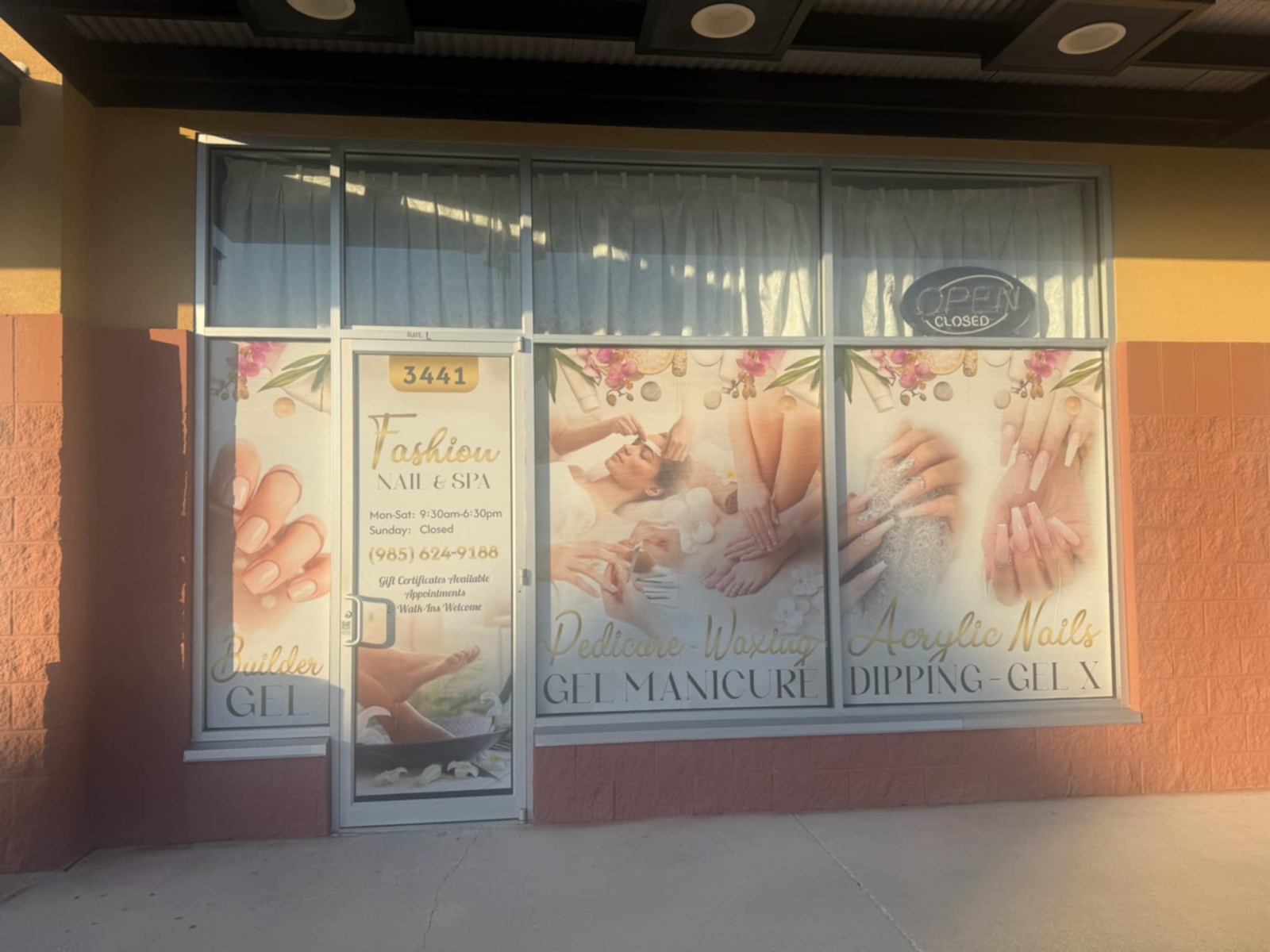 Cần Thợ Nail Và Sang Tiệm Nail Vùng Mandeville, Louisiana.