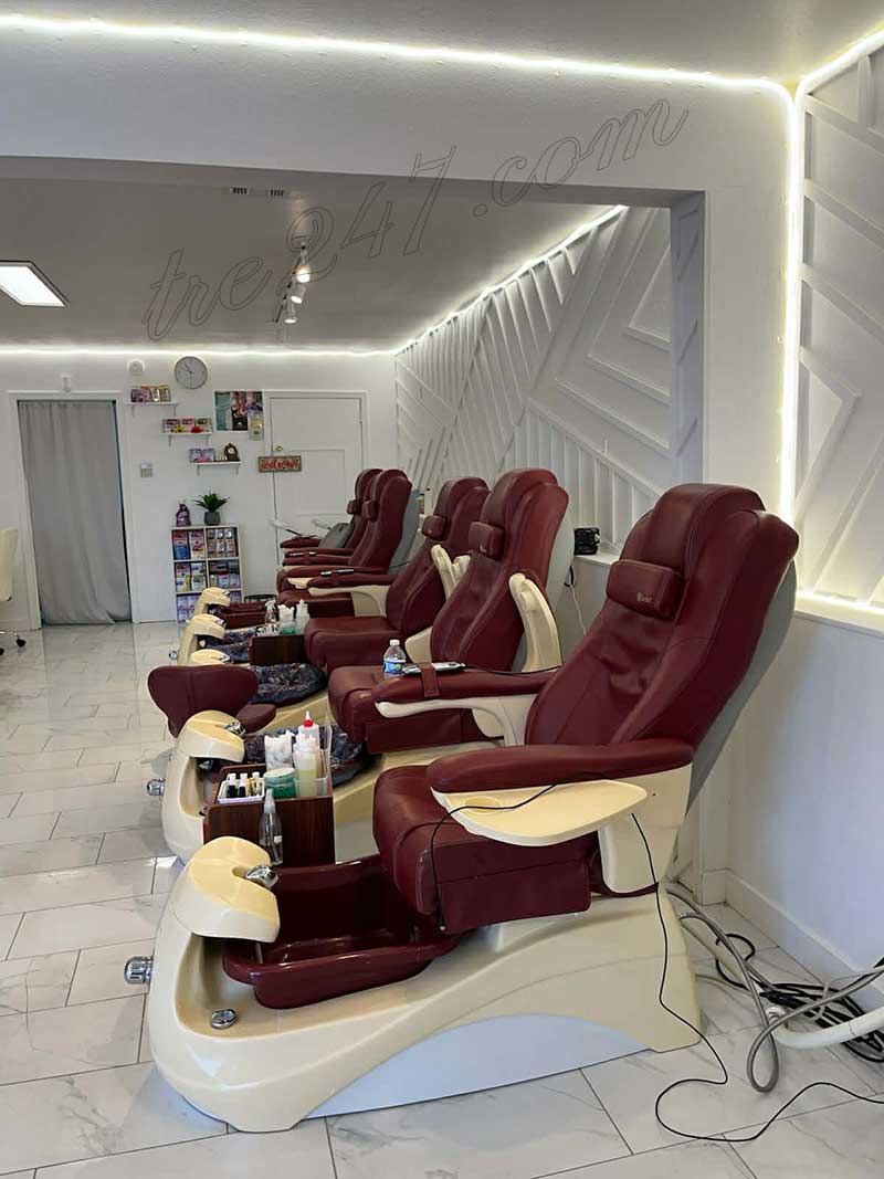 Tiệm Nail Đang Hoạt Động Tốt In Siloam Springs AR Cần Sang Nhượng