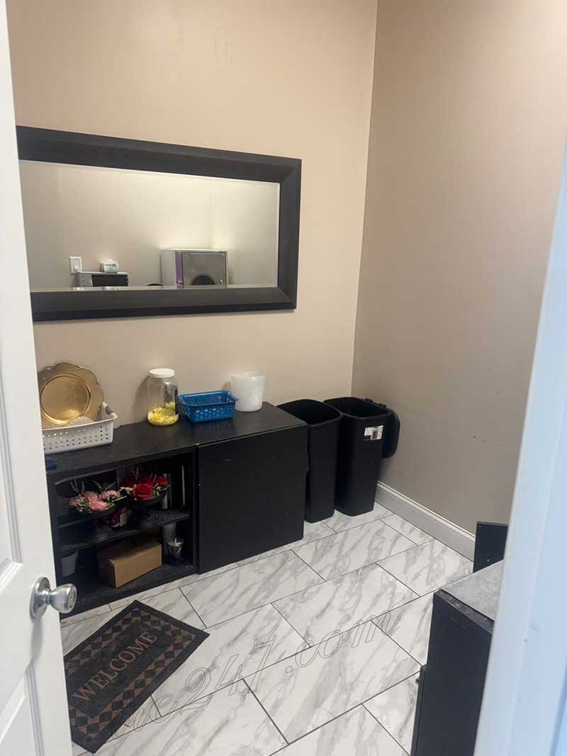 CẦN SANG TIỆM NAIL – INCOME CAO VÙNG CARMEL, INDIANA 