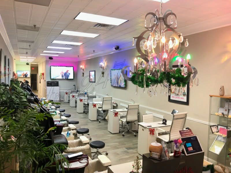 CẦN THỢ NAIL GẤP GẤP GẤP GẤP……..