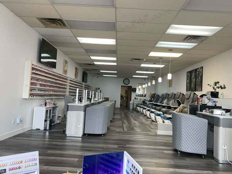 Sang Gấp Tiệm Nail Vị Trí Đẹp Thu Nhập Ổn Định In Terre Haute IN 47802