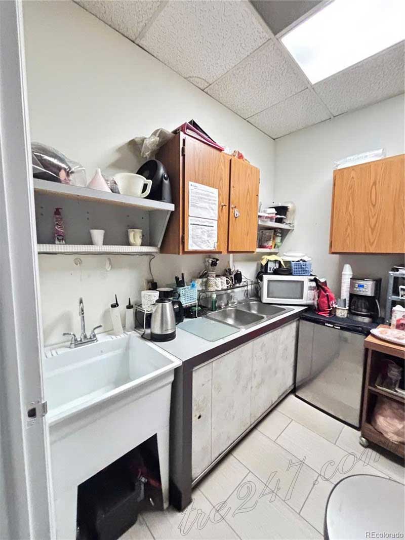 BÁN SALON TÓC TẠI DENVER COLORADO