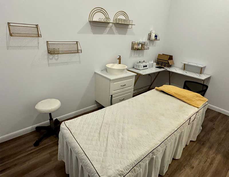 Cần Bán Tiệm Nail Tại Katy Texas.