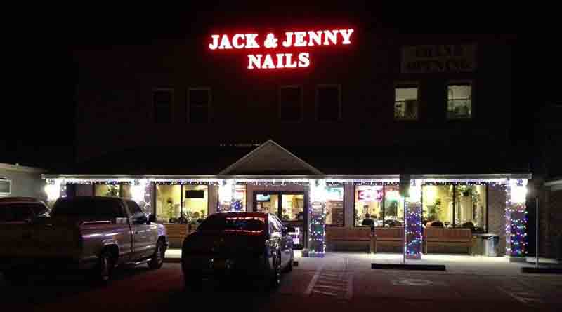 Cần Thợ Nails Bao Lương $ 900 In Laurinburg, NC