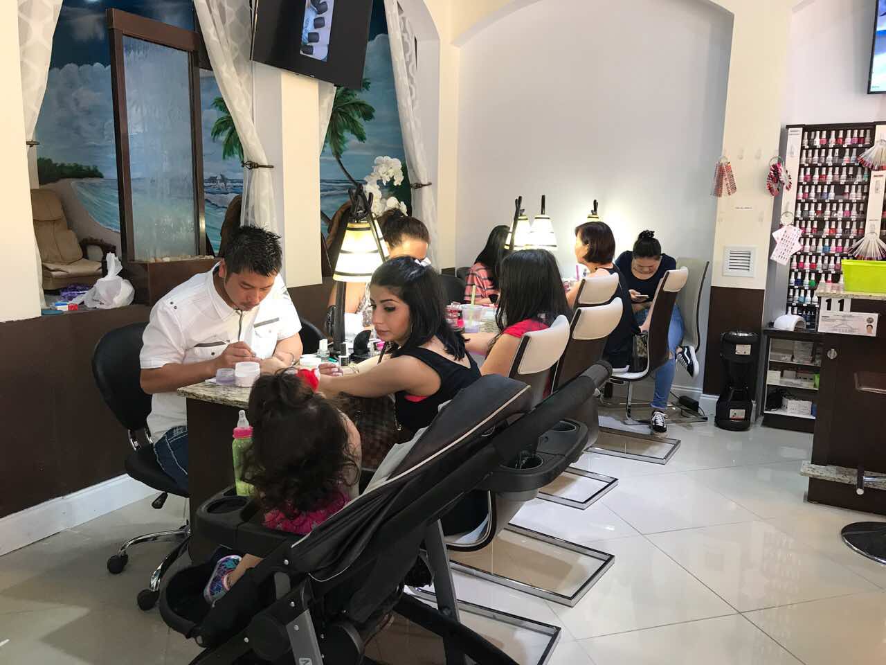 Cần Thợ Bột Có Kinh Nghiệm Khu Du Lịch In FL