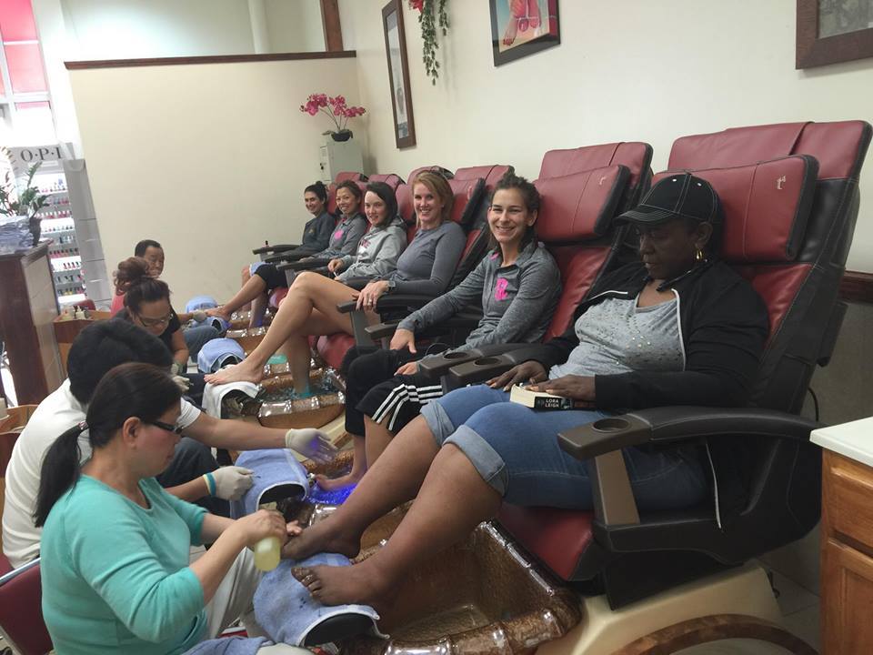 Cần Sang Tiệm Nail Good Location In LA