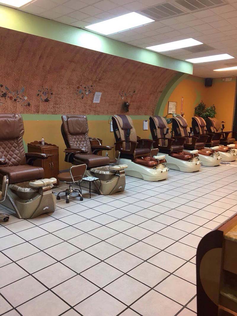Cần Sang Tiệm Nail Gấp Vùng Midland TX.