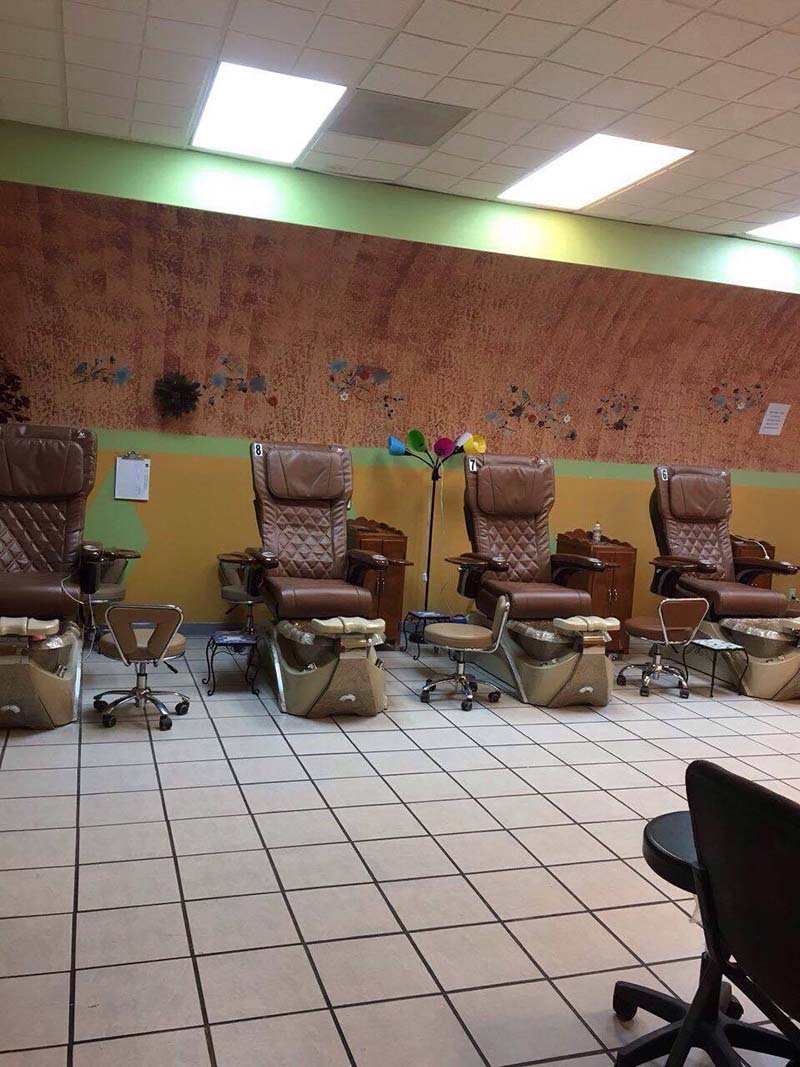 Cần Sang Tiệm Nail Gấp Vùng Midland TX.