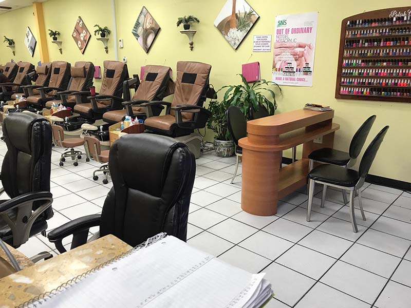 Cần Bán Tiệm Nail  GIa $ 150K In Waco, TX