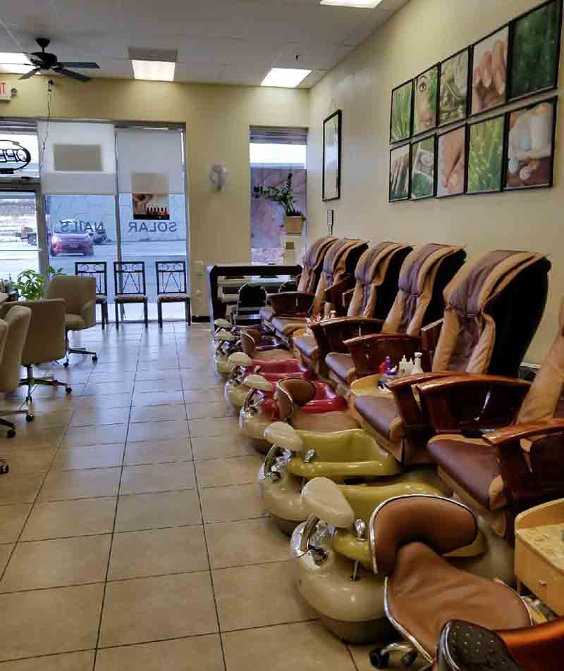 Cần Sang Tiệm Nails Vùng Universal City, TX.