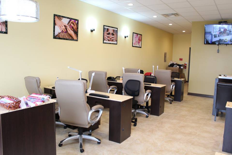 Cần Thợ Nails Kinh Nghiệm Bột Chân Tay Nước In Wisconsin Bao Lương $700-800/W