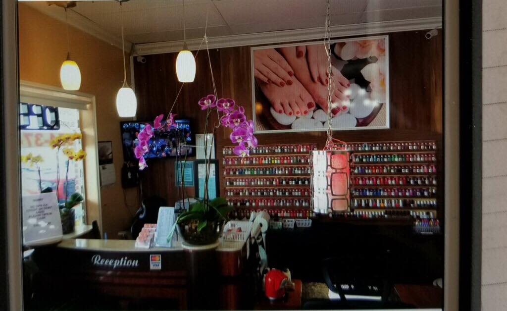 Cần Bán Tiệm Nail Gần Mardi Gras Casino In Hallandale Beach FL