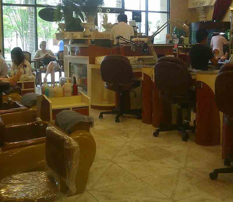 Cần Nhiều Thợ Nails. Tiệm Khu Trắng, Tip Good Vùng Jacksonville, FL.