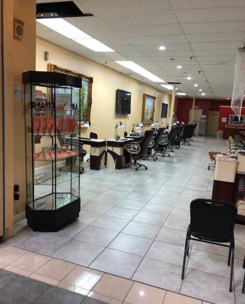 Cần Sang Gấp Tiệm Nail Rộng Ở Trong Mall Khu Đang Phát Triển Vùng Early TX