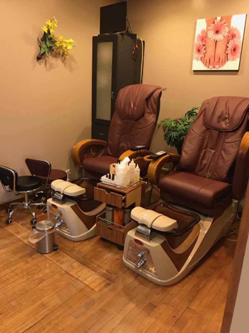 Cần Sang Tiệm Hair & Nails Vùng Cleveland OH