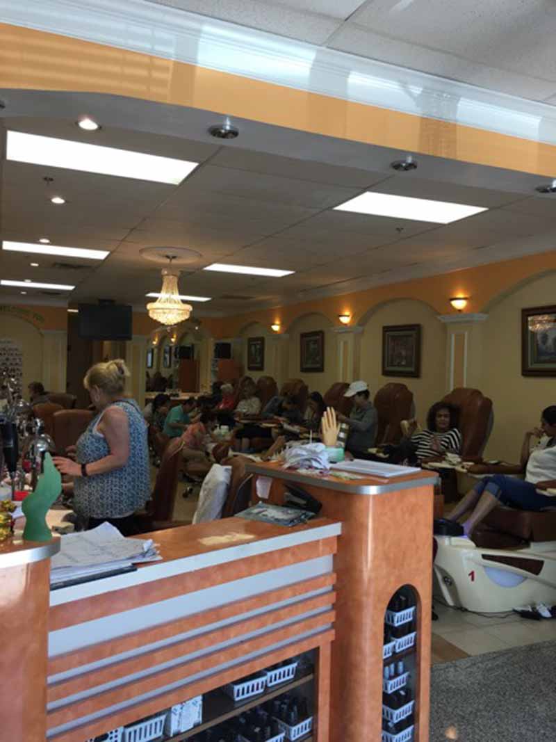 Cần Thợ Nails Biết Bột Chân Tay Nước Làm Vùng Macon GA