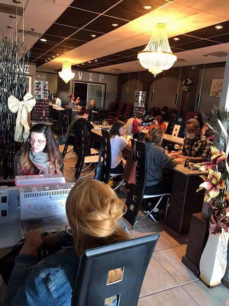 Rất Cần Thợ Nails Bột Và Chân Tay Nước In Hixson TN