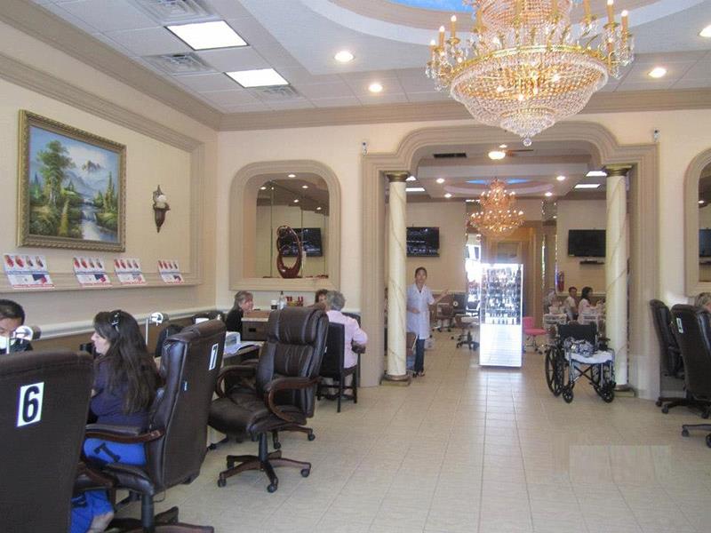 Cần Thợ Nails Làm Bột và Tay Chân Nước Bao Lương Good Tip In Texas